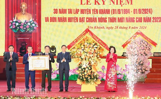 Huyện đầu tiên của tỉnh Ninh Bình đạt chuẩn huyện nông thôn mới nâng cao