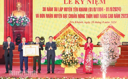 Huyện đầu tiên của tỉnh Ninh Bình đạt chuẩn huyện nông thôn mới nâng cao