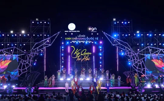 Đảo Hòn Tre bùng nổ “đại tiệc” lễ hội Vịnh ánh sáng quốc tế Nha Trang 2024