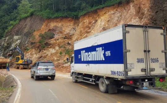 Vinamilk hỗ trợ 550.000 sản phẩm sữa, nước cho người dân vùng bão lũ