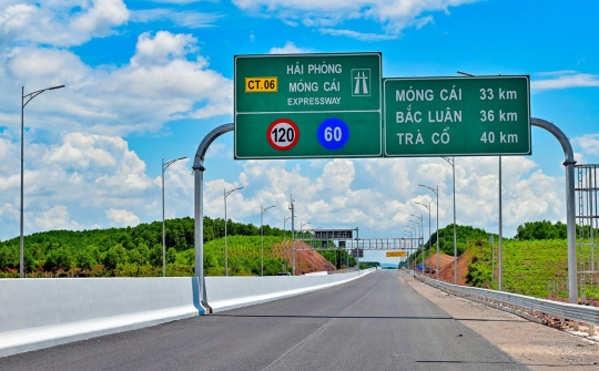 Cao điểm “500 ngày đêm thi đua hoàn thành 3.000 km đường bộ cao tốc”
