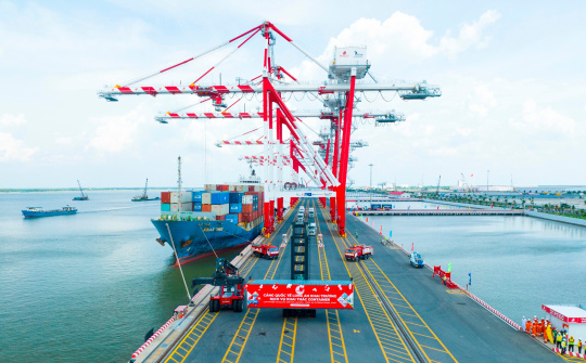 Support businesses exporting and importing through Long An International Port