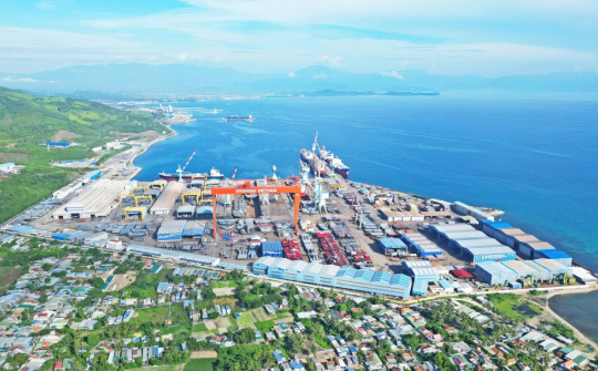Focus on developing priority industries
