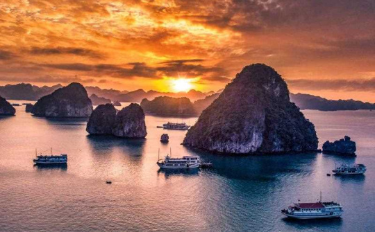 Ha Long - an ideal destination to enjoy autumn