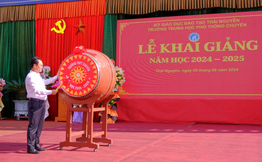 Thái Nguyên: Hơn 300 nghìn học sinh hân hoan khai giảng năm học mới