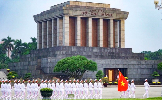 Đẩy mạnh chuyển đổi số trong quản lý khách vào Lăng viếng Bác