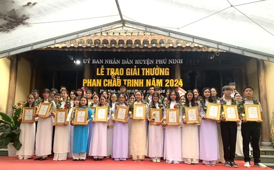 Quảng Nam: 70 học sinh, sinh viên xuất sắc huyện Phú Ninh nhận giải thưởng Phan Châu Trinh
