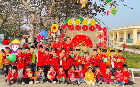Trường Mầm non Nghĩa Lộc, Nghệ An: Lưu giữ nét truyền thống văn hóa hội chợ “Xuân yêu thương”