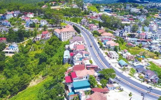 Lâm Đồng ưu tiên đầu tư, nâng cấp và mở rộng các tuyến giao thông liên tỉnh, liên huyện