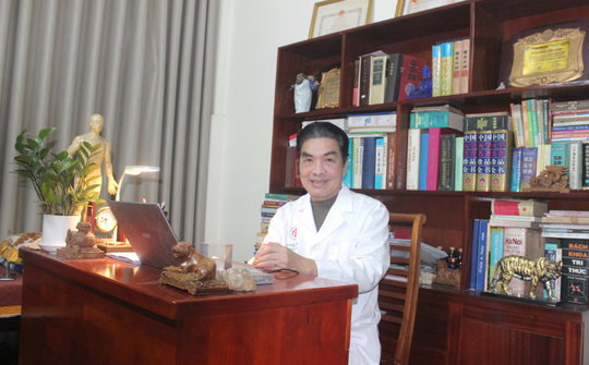 TTƯT, Đại tá, ThS.BS. Hoàng Khánh Toàn: Sắt son cùng nghề bên thềm Xuân