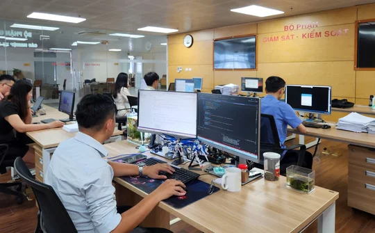Hanoi Social Security Office simplifies administrative procedures, benefiting residents and businesses