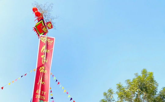 Độc đáo nghi lễ thượng nêu đón tết tại Di sản Thành Nhà Hồ