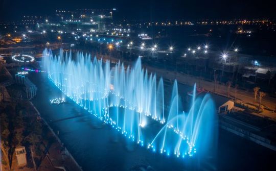 Bắn pháo hoa tầm cao đêm Giao thừa tại sân khấu nhạc nước dài nhất Việt Nam