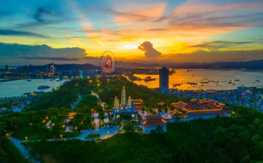Tạp chí Mỹ xếp Vịnh Hạ Long là điểm đến đầu tiên cho 12 con giáp năm 2025