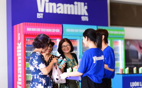 Vinamilk phục vụ miễn phí sản phẩm cho người dân check-in tại các ga metro Bến Thành – Suối Tiên