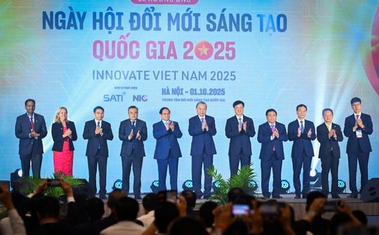 Tiếp tục đẩy mạnh ứng dụng AI, “siêu cảng” Việt Nam SuperPort™ của T&T Group gây ấn tượng mạnh tại VIIE 2025