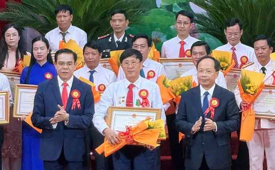 Từ một sỹ quan công an đến Bí thư Chi bộ mẫu mực giữa lòng Thành Sen