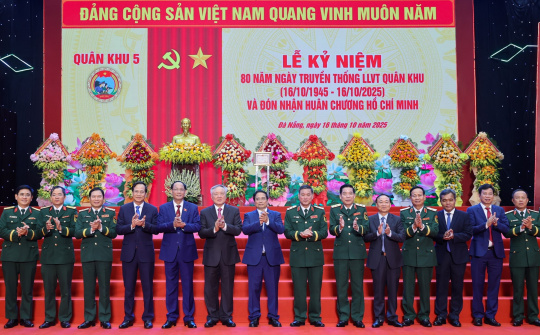 Quân khu 5 tiếp tục phát huy truyền thống anh hùng, viết tiếp bản hùng ca bất diệt của lòng yêu nước