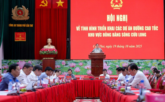 Có hệ thống cao tốc, sân bay, bến cảng sớm ngày nào, ĐBSCL được hưởng lợi ngày đó