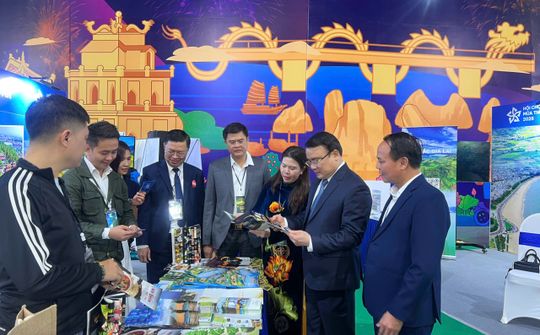 Nghệ An quảng bá du lịch, văn hóa và ẩm thực tại Hội chợ Mùa Thu 2025