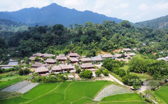 Phát triển bền vững du lịch vùng Chiến khu Việt Bắc trên cơ sở phát huy giá trị lịch sử, văn hóa và tiềm năng tự nhiên