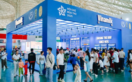Vinamilk lan tỏa giá trị thương hiệu Việt tại Hội chợ Mùa Thu 2025