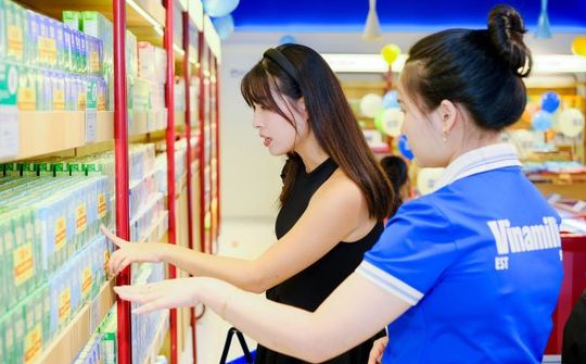 Vinamilk tăng tốc doanh thu quý III nhờ chuyển đổi số và mở rộng cửa hàng