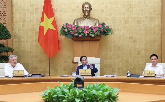 Tập trung thực hiện "3 đẩy mạnh" để phấn đấu tăng trưởng đạt trên 8%