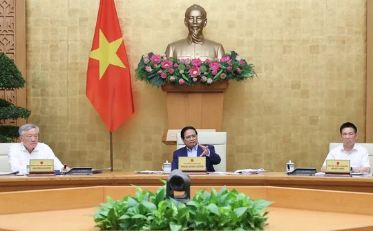 Tập trung thực hiện "3 đẩy mạnh" để phấn đấu tăng trưởng đạt trên 8%