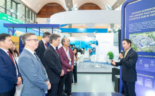 Kho hàng không kéo dài – điểm nhấn của Việt Nam SuperPort™ tại FWC 2025