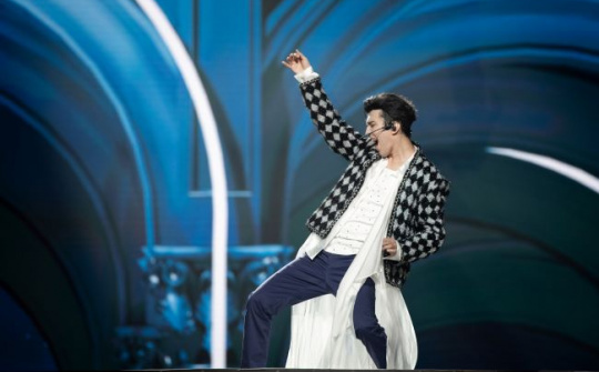 Dimash Kudaibergen: Tại sao cả thế giới “phát cuồng” trước một giọng hát?