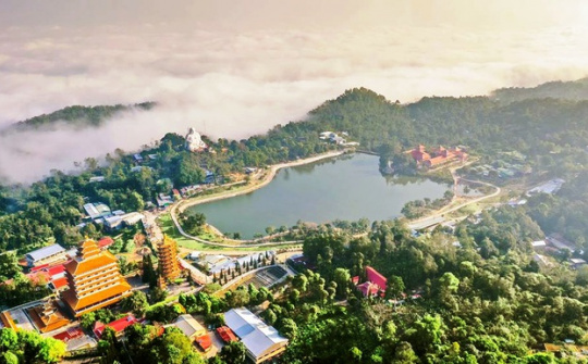 Số hóa thu phí tại Khu du lịch quốc gia Núi Sam - Bước tiến hướng đến du lịch thông minh