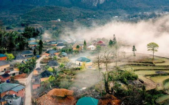 Phát huy giá trị văn hoá các dân tộc vùng biên Lào Cai gắn với phát triển du lịch