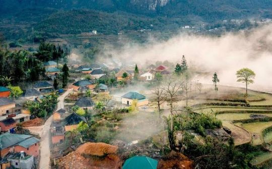 Phát huy giá trị văn hoá các dân tộc vùng biên Lào Cai gắn với phát triển du lịch
