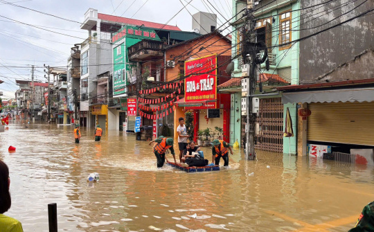 Đồn Biên phòng Bình Nghi sát cánh cùng Nhân dân vượt qua thiên tai