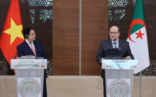 Prime Minister of Algeria: We must transform the cooperative relations with Vietnam into a model in international relations
