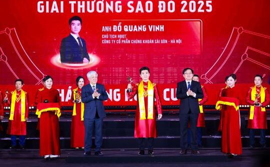 Doanh nhân Đỗ Quang Vinh được vinh danh TOP 10 Giải thưởng Sao Đỏ 2025