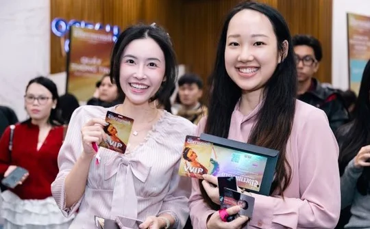 Fan đổ về Ocean City check-in, háo hức chờ concert lịch sử G-DRAGON 2025 WORLD TOUR [Übermensch] IN HANOI