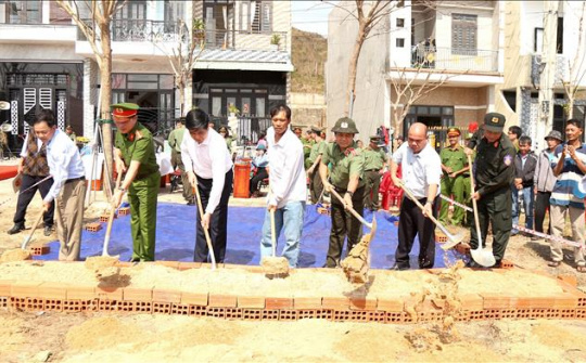 Huy động lực lượng sửa chữa, xây dựng lại nhà cho nhân dân vùng bão lũ trước ngày 31/01/2026
