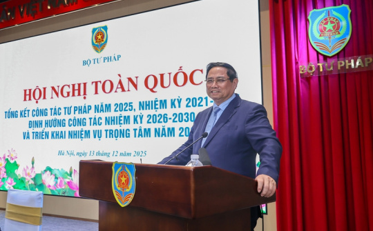 Chuyển từ "quản lý bằng pháp luật" sang "kiến tạo thể chế phát triển"