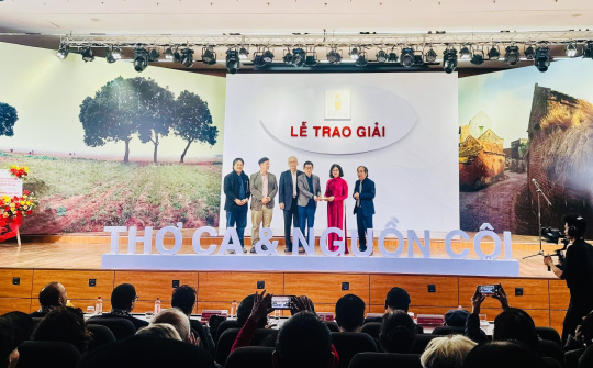 Thơ ca & nguồn cội: Hành trình trở về cội rễ văn hóa và đối thoại quốc tế