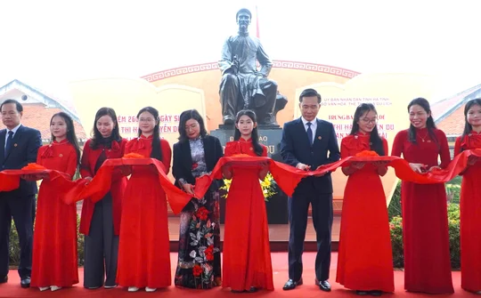 Khai mạc trưng bày chuyên đề: Đại thi hào Nguyễn Du - ngàn năm nhớ mãi