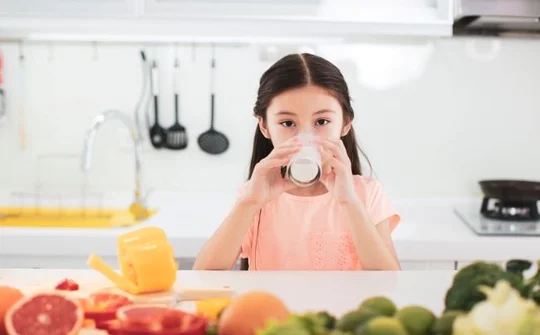 Trẻ biếng ăn: Dùng Vinamilk Probi Cam hằng ngày có hỗ trợ con ăn ngon?