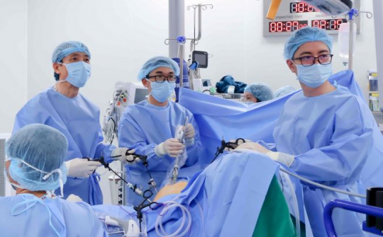 Vinmec Cần Thơ phẫu thuật bảo tồn chức năng tiêu hóa cho bệnh nhân ung thư trực tràng trẻ tuổi