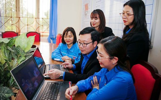 Xây dựng ‘Thế trận lòng dân’ trên không gian mạng trong bảo vệ nền tảng tư tưởng của Đảng hiện nay