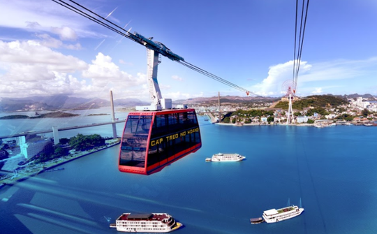 Du khách hài lòng với trọn bộ kinh nghiệm du xuân Sun World Ha Long