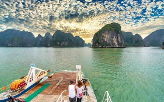 Giao thông thuận lợi, du lịch Cát Bà được “đánh thức”