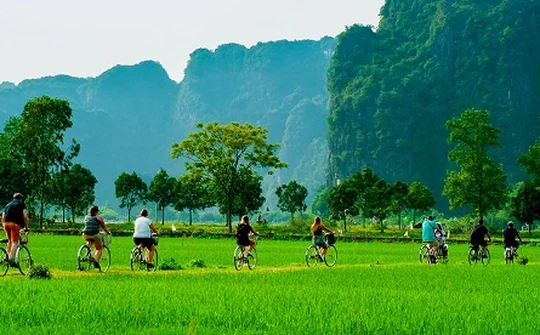 Phát triển du lịch bền vững, sáng tạo, trên nền tảng tăng trưởng xanh, đậm đà bản sắc văn hóa Việt Nam