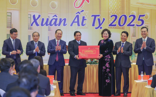 Ngành ngân hàng đẩy mạnh ứng dụng KHCN, chuyển đổi số, giảm chi phí để giảm lãi suất cho vay