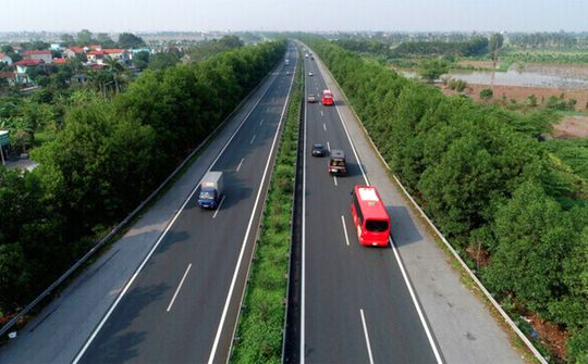 Trong năm 2025, cả nước có ít nhất 3.000 km cao tốc và 1.000 km đường ven biển
